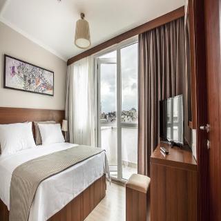 Hotel Cordis Suites