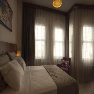 Hotel Cordis Suites