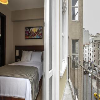 Hotel Cordis Suites