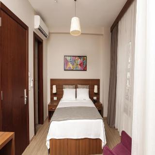 Hotel Cordis Suites