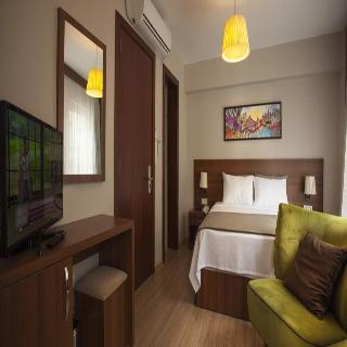 Hotel Cordis Suites