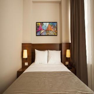 Hotel Cordis Suites