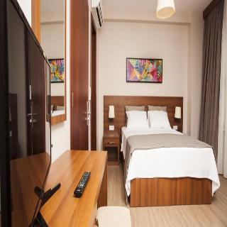 Hotel Cordis Suites