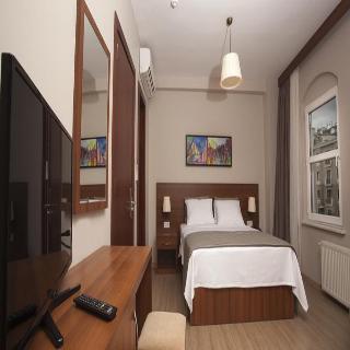 Hotel Cordis Suites