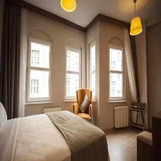 Hotel Cordis Suites