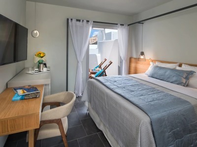 Гостиница Meltemi Excelsior Suites And Spa