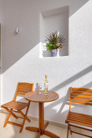 Hotel Lithos by Spyros & Flora