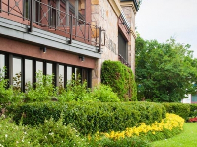 Гостиница Le Chabrol And Suites