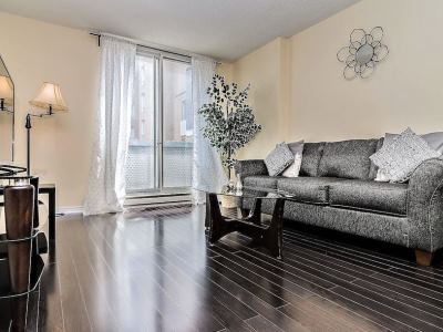 Гостиница Quartier Des Spectacles Appartments