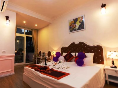 Hotel Hanoi Lele And Frog