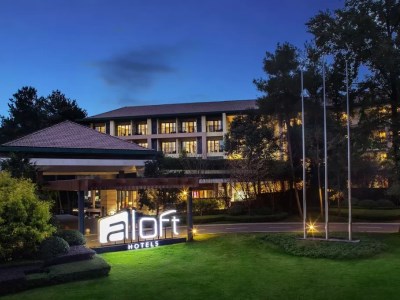 Гостиница Aloft Chengdu Shixiang Lake
