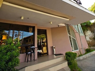Гостиница Travelbee Fuente Inn