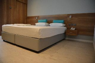 Hotel Pyramos