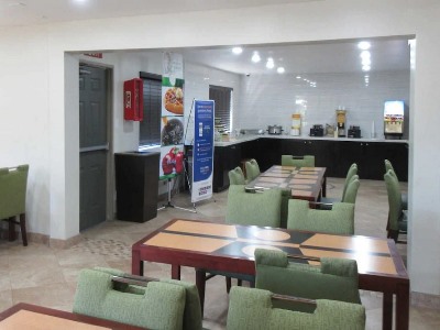Гостиница Quality Inn Phoenix Scottsdale West