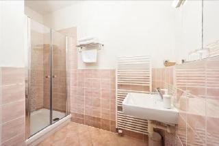 Hotel Sharingham