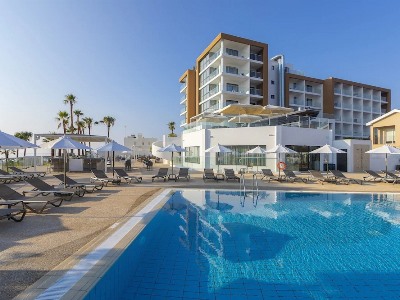 Гостиница Leonardo Crystal Cove N Spa-Adults Only