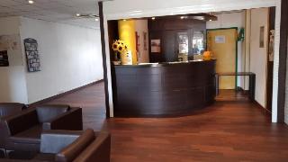 Hotel Kyriad Direct Arles