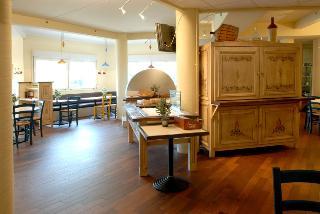 Hotel Kyriad Direct Arles