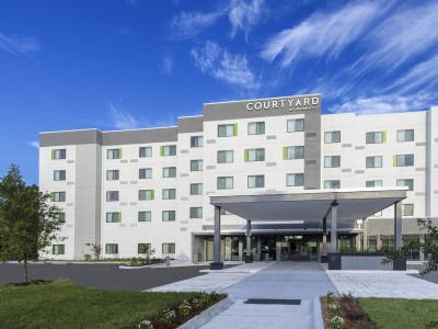 Гостиница Courtyard Northwest/Veterans Expressway