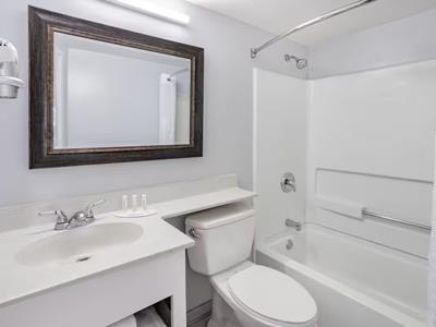 Гостиница Days Inn And Suite Williamsburg Colonial