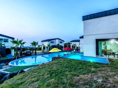 Гостиница Pool And Villa Sorang