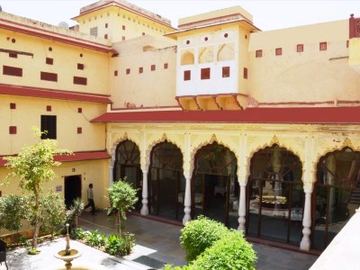 Гостиница Karnot Mahal