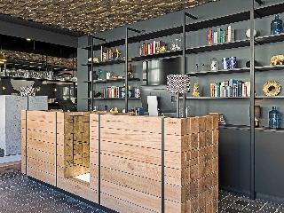 Гостиница Ibis Styles Laval Centre Gare