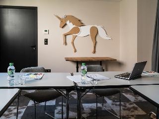 Гостиница Ibis Styles Laval Centre Gare