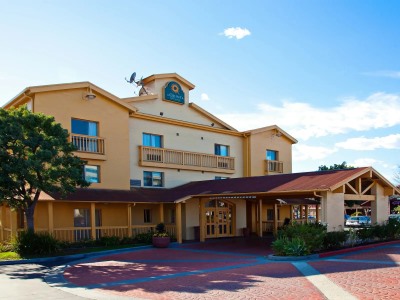 Гостиница La Quinta Inn N Suites Irvine Spectrum
