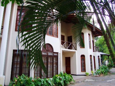 Гостиница Tree Breeze Inn