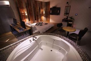 Hotel You I In