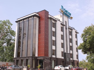 Hotel Pristine Residency