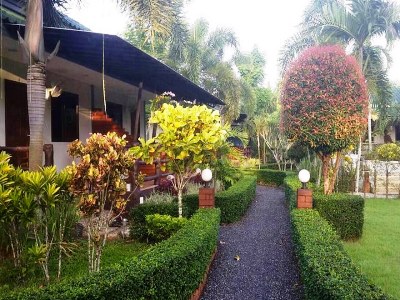 Гостиница Ruenchan Resort At Saithai
