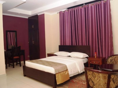 Hotel Diamonds