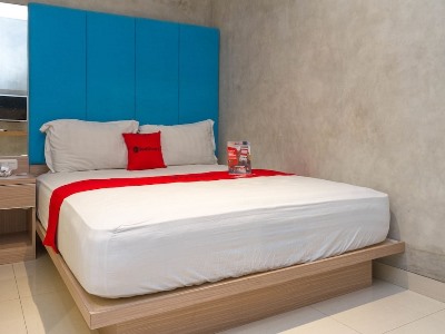 Гостиница Reddoorz Premium @ Moh Toha