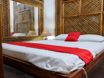 Hotel Reddoorz Plus Near Jalan Baru Bogor