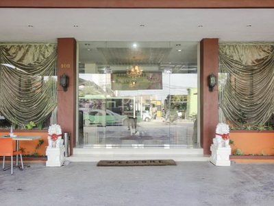 Гостиница Reddoorz Plus @ Cikarang