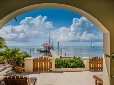 Гостиница The Palms Oceanfront Suites
