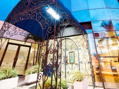 Гостиница Hotel Metropolis Plaza