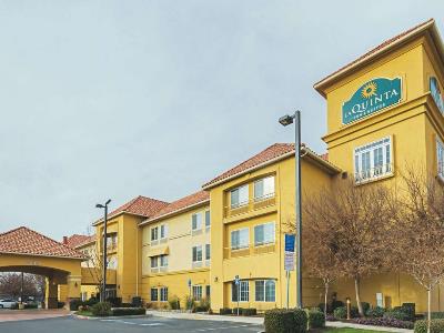 Гостиница La Quinta Inn Suites Fresno Northwest