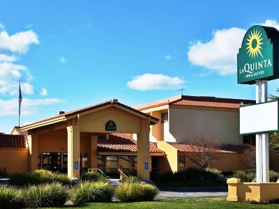 Гостиница La Quinta Inn And Suites Wyndham Redding