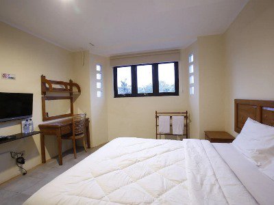 Гостиница Reddoorz @ Lebak Bulus Raya 3