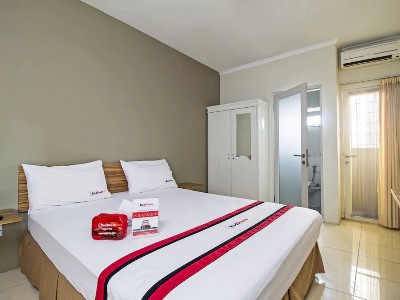 Hotel Reddoorz @ Mampang Prapatan