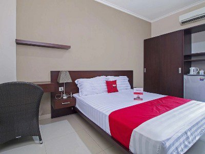 Гостиница Reddoorz Plus Near Ambassador Mall