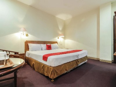 Hotel Reddoorz Plus Near Gbk Senayan