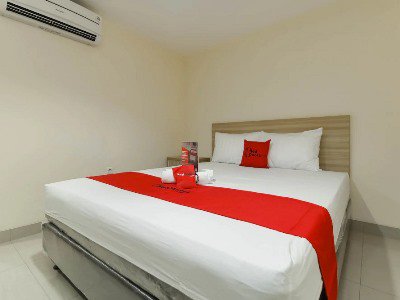 Hotel Reddoorz Plus Near Harmoni Gajah Mada