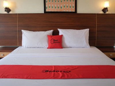 Hotel Reddoorz Plus Near Senen
