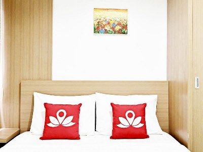 Гостиница Zen Rooms Near Bunderan Hi