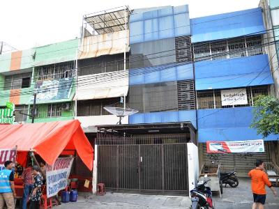 Hotel Zen Rooms Near Itc Roxy Mas
