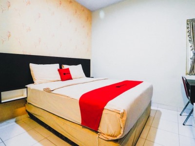 Гостиница Reddoorz Plus Near Mall Panakukang 2